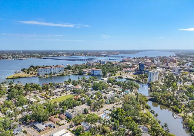 Photo 1 of Condo for sale at 2006 7th Avenue W #B, Bradenton, FL 34205 | MLS# A4691534 | Listing updated on 2026-09-14
