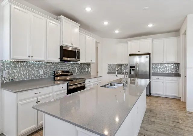 Photo 3 of House for sale at 4168 Solamor St, Lakeland, FL 33810 | MLS# L4961425 | Listing updated on 2026-10-30