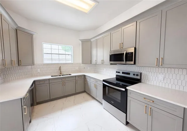Photo 2 of Single family home for sale at 9405 Sw 31st Lane, Gainesville, FL 32608 | MLS# O6403144 | Listing updated on 2026-09-14