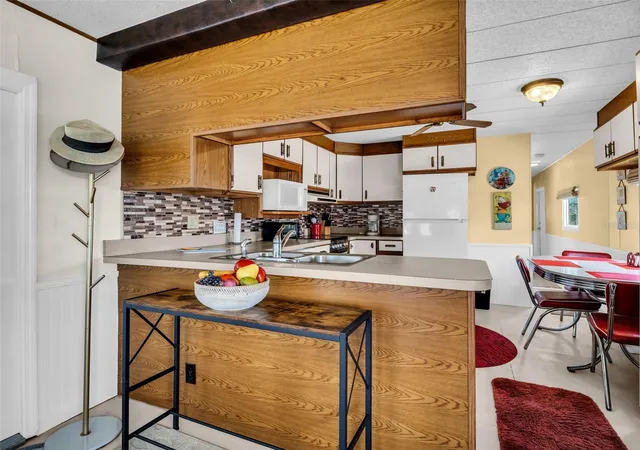 Photo 4 of Manufactured home for sale at 800 Chesapeake Dr #62, Tarpon Springs, FL 34689 | MLS# TB8503084 | Listing updated on 2026-10-04