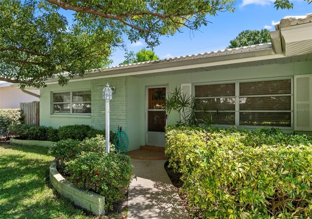 Photo 3 of Single family home for sale at 1413 Embassy Dr, Clearwater, FL 33764 | MLS# TB8503509 | Listing updated on 2026-10-06