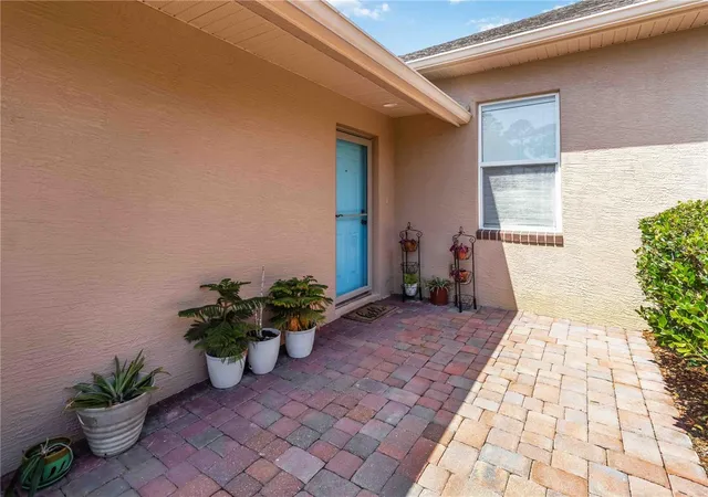 Listing Photo 4 - Condo for sale in building located at 112 Tuscany Villas Dr, EDGEWATER, FL 32141 - Unit #112
