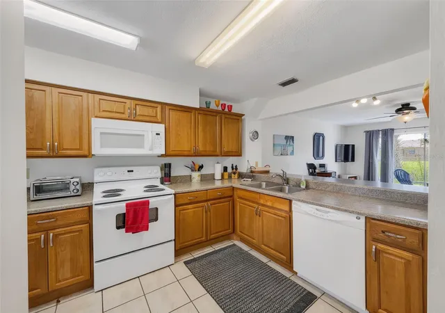 Photo 2 of Condo for sale at 175 Yorktowne Dr #UT11, Daytona Beach, FL 32119 | MLS# V4948853 | Listing updated on 2026-09-14