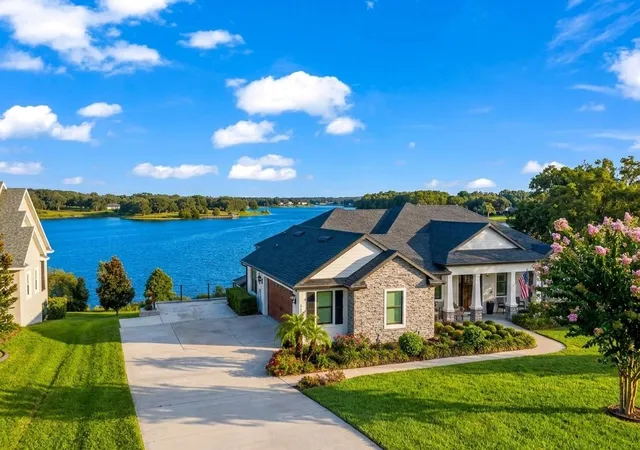 Photo 1 of Single family home for sale at 36751 Barrington Dr, Eustis, FL 32736 | MLS# G5111835 | Listing updated on 2026-10-08