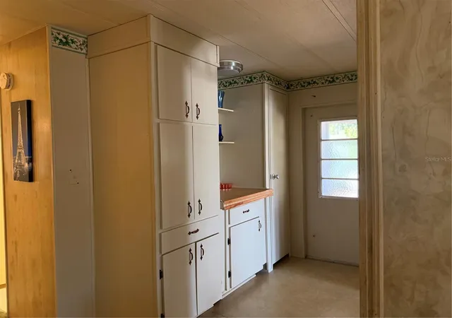 Photo 4 of Manufactured home for sale at 8109 Little Tee Ln, Brooksville, FL 34613 | MLS# TB8504424 | Listing updated on 2026-09-30
