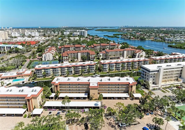 Listing Photo 5 - Condo for sale in building located at 1257 S Portofino Dr, Sarasota, FL 34242 - Unit #104