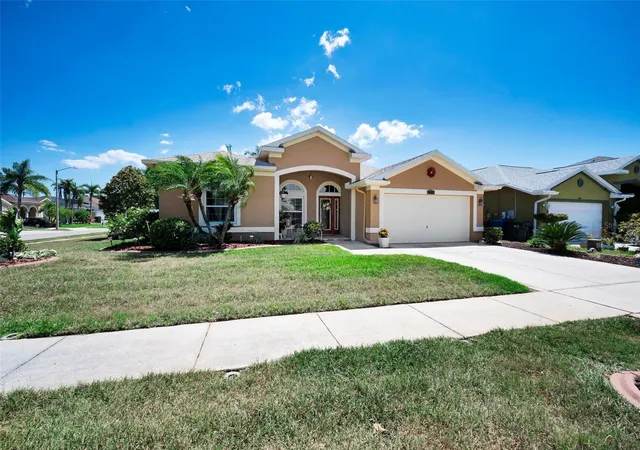 Photo 3 of Single family home for sale at 8202 Wild Oaks Cir, Largo, FL 33773 | MLS# TB8504580 | Listing updated on 2026-09-13