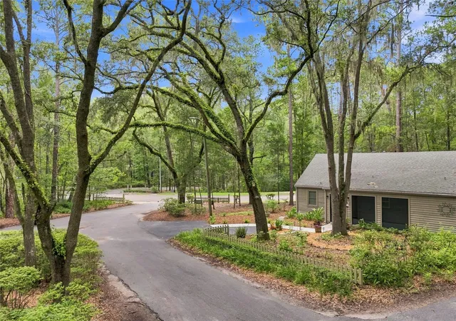 Photo 3 of Single family home for sale at 5201 Sw 86 Terrace, Gainesville, FL 32608 | MLS# GC540072 | Listing updated on 2026-10-06