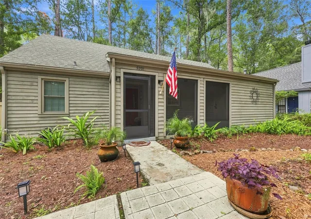 Photo 4 of Single family home for sale at 5201 SW 86 Terrace, Gainesville, FL 32608 | MLS# GC540072 | Listing updated on 2026-10-06