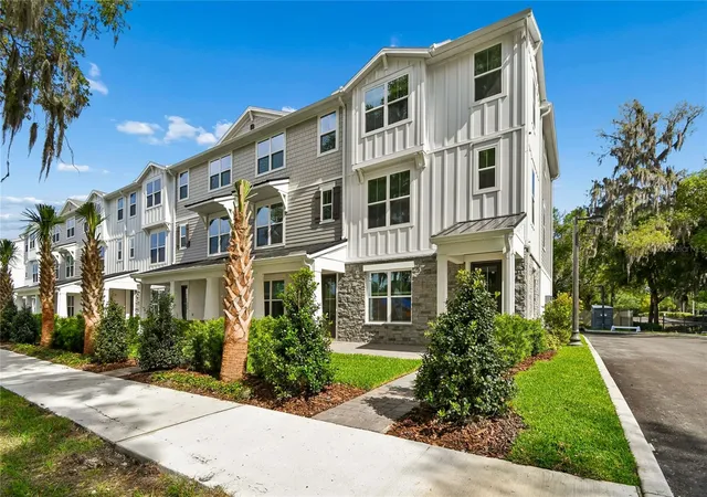 Photo 1 of Sale Pending at 194 Pasquala, Oviedo, FL 32765 | MLS# O6404881 | Listing updated on 2026-09-11