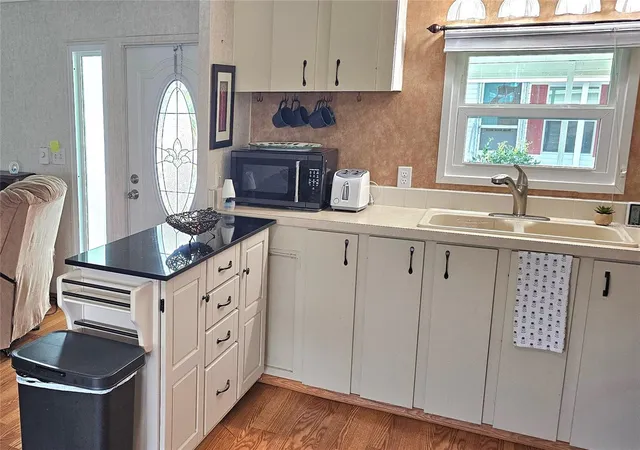 Photo 4 of Manufactured home for sale at 4906 E 7th A St #712, Bradenton, FL 34203 | MLS# A4692553 | Listing updated on 2026-09-15