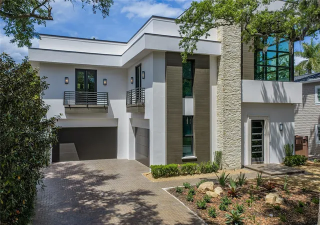 Single family home for sale at 2903 W Hawthorne Rd, Tampa, FL 33611 | MLS# TB8505810 | Listing updated on 2026-09-12