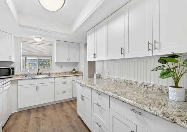 Photo 3 of Condo for sale at 3344 Lake Bayshore Dr #P205, Bradenton, FL 34205 | MLS# A4692772 | Listing updated on 2026-09-15