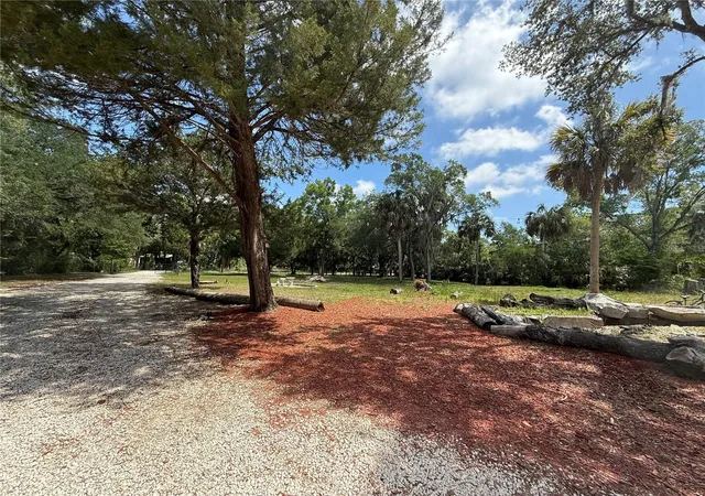 Photo 4 of Manufactured home for sale at 186 Gladys Ave, Inglis, FL 34449 | MLS# G5112130 | Listing updated on 2026-10-01
