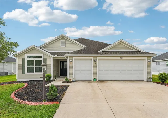 Photo 1 of Single family home for sale at 3315 Dzuro Dr, Oxford, FL 34484 | MLS# G5112159 | Listing updated on 2026-09-10