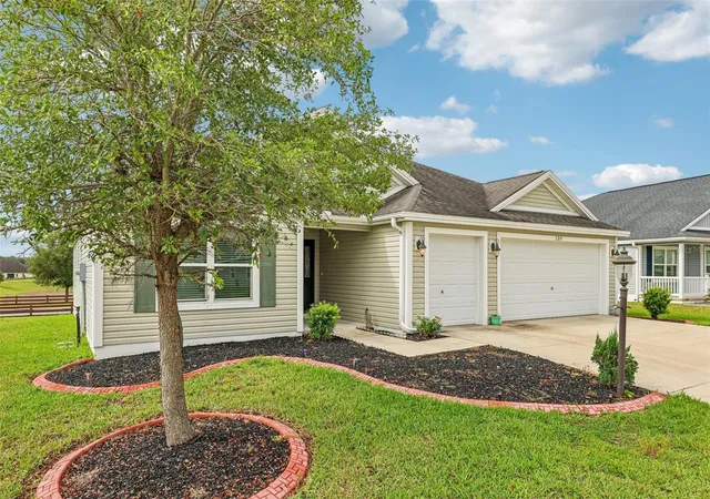 Photo 3 of Single family home for sale at 3315 Dzuro Dr, Oxford, FL 34484 | MLS# G5112159 | Listing updated on 2026-09-10