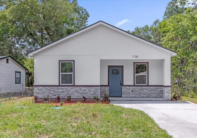 Single family home for sale at 1126 S Thompson Ave, Deland, FL 32720 | MLS# O6406576 | Listing updated on 2026-09-14