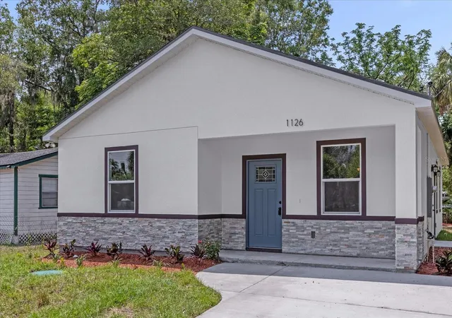 Photo 1 of Single family home for sale at 1126 S Thompson Ave, Deland, FL 32720 | MLS# O6406576 | Listing updated on 2026-09-14