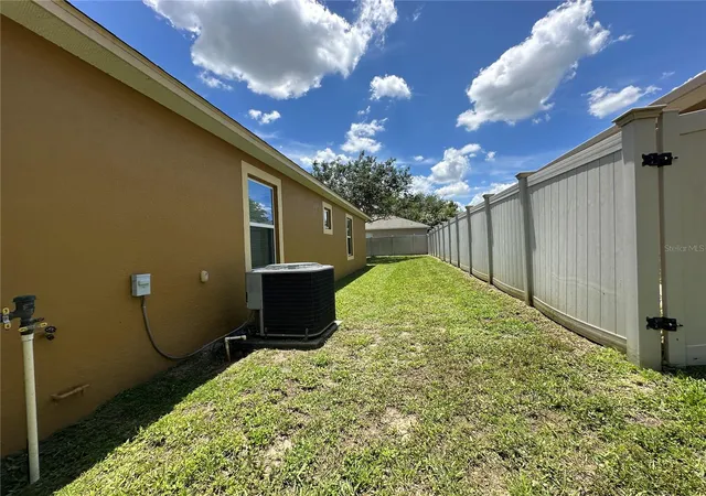 Photo 4 of Single family home for sale at 2115 Waseca Ln, Leesburg, FL 34748 | MLS# O6406665 | Listing updated on 2026-10-09