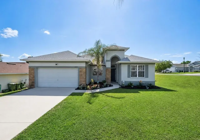 Photo 1 of Single family home for sale at 2720 Savannah Dr, Leesburg, FL 34748 | MLS# G5112225 | Listing updated on 2026-09-29