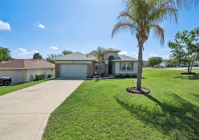 Photo 2 of Single family home for sale at 2720 Savannah Dr, Leesburg, FL 34748 | MLS# G5112225 | Listing updated on 2026-09-29
