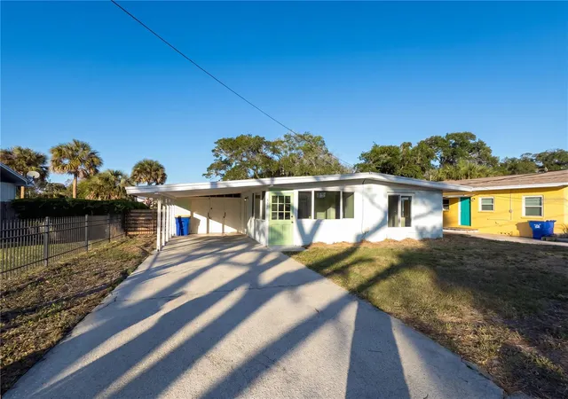 Photo 1 of Single family home for sale at 911 New York St, Edgewater, FL 32132 | MLS# O6406870 | Listing updated on 2026-09-29