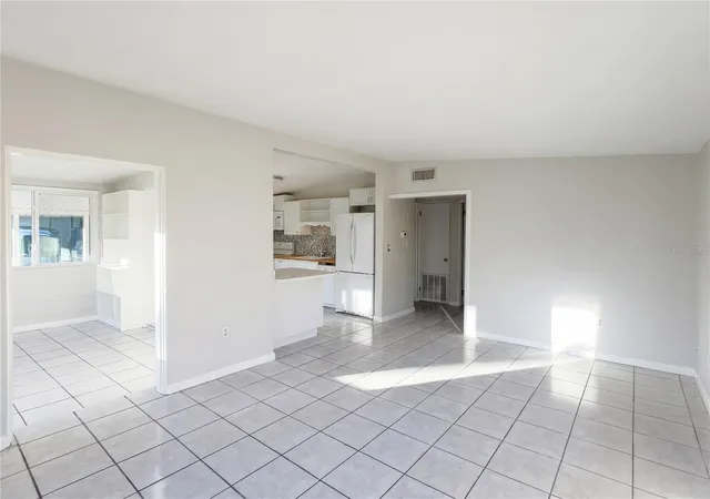 Photo 3 of Single family home for sale at 911 New York St, Edgewater, FL 32132 | MLS# O6406870 | Listing updated on 2026-09-29