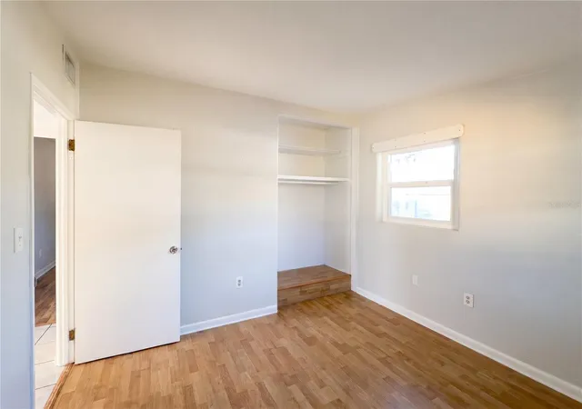Photo 3 of Single family home for sale at 911 New York St, Edgewater, FL 32132 | MLS# O6406870 | Listing updated on 2026-10-20