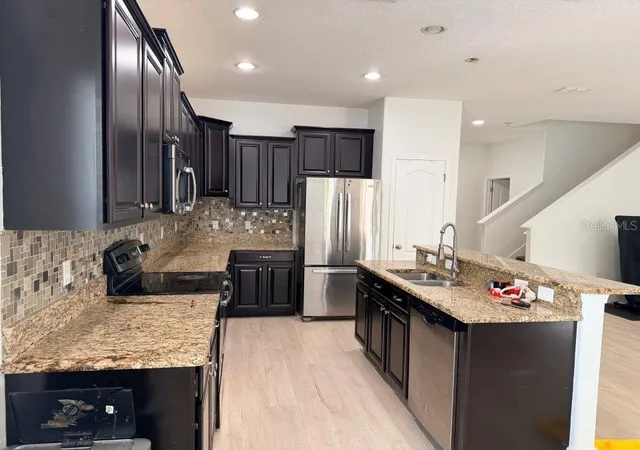 Photo 3 of Sale Pending at 1900 Rafton Rd, Apopka, FL 32703 | MLS# O6406955 | Listing updated on 2026-09-15