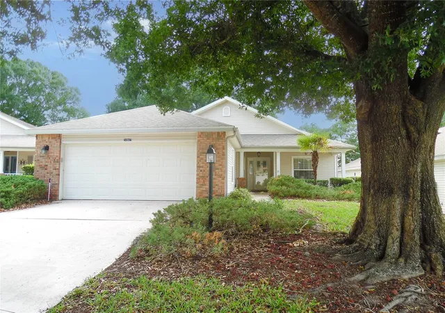 Single family home for sale at 24947 Cranes Roost Cir, LEESBURG, FL 34748 | MLS# G5112244