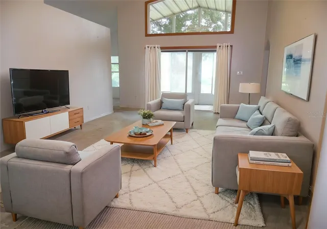 Photo 3 of Single family home for sale at 24947 Cranes Roost Cir, Leesburg, FL 34748 | MLS# G5112244 | Listing updated on 2026-10-20