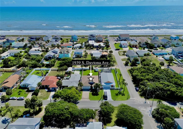 Photo 2 of Single family home for sale at 1939 S Daytona Ave, Flagler Beach, FL 32136 | MLS# FC318480 | Listing updated on 2026-09-11