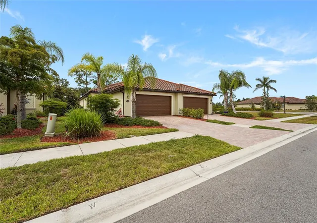 Photo 3 of Single family home for sale at 12055 Amica Loop, Venice, FL 34293 | MLS# A4693365 | Listing updated on 2026-09-13