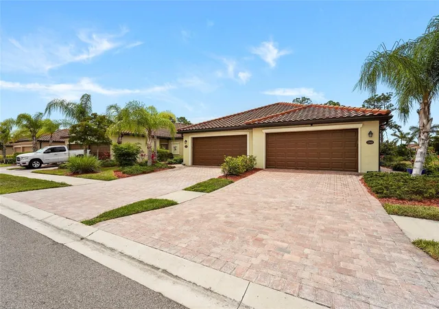 Photo 3 of House for sale at 12055 Amica Loop, Venice, FL 34293 | MLS# A4693365 | Listing updated on 2026-09-13