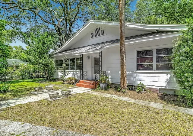 Photo 3 of Single family home for sale at 1304 E Diana St, Tampa, FL 33604 | MLS# TB8508794 | Listing updated on 2026-09-14