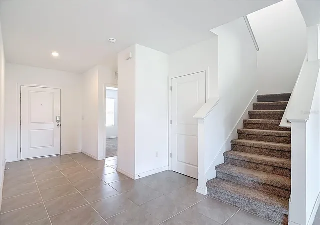 Photo 3 of Single family home for sale at 6969 Faben Ln, Zephyrhills, FL 33542 | MLS# TB8509009 | Listing updated on 2026-10-08