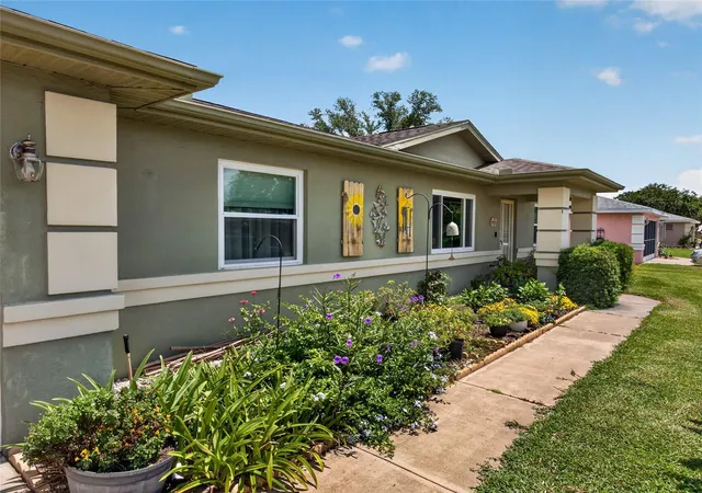 Photo 2 of Sale Pending at 6341 Sw 103rd Lane, Ocala, FL 34476 | MLS# OM724795 | Listing updated on 2026-09-11