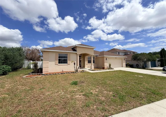 Photo 1 of Sale Pending at 2875 Beaver Ridge Loop, Clermont, FL 34711 | MLS# V4949118 | Listing updated on 2026-09-23