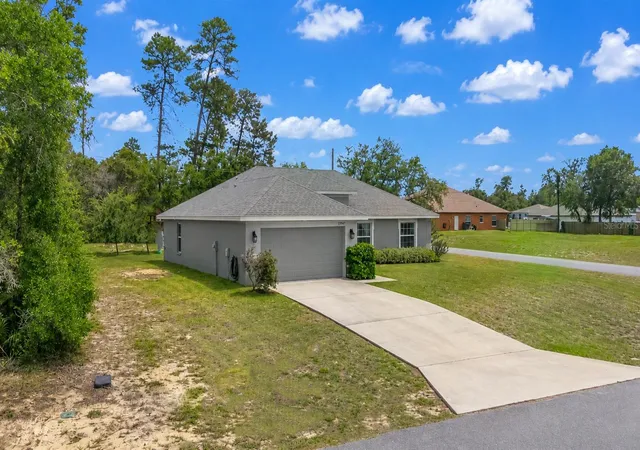 Photo 3 of Single family home for sale at 15947 Southwest 26th Ct, Ocala, FL 34473 | MLS# O6408868 | Listing updated on 2026-10-08