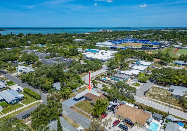 Photo 2 of Single family home for sale at 502 Lexington St, Dunedin, FL 34698 | MLS# TB8509916 | Listing updated on 2026-09-11