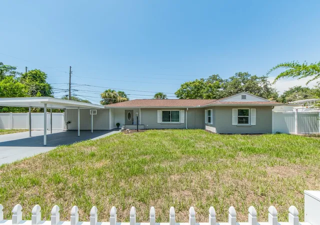 Photo 3 of Single family home for sale at 502 Lexington St, Dunedin, FL 34698 | MLS# TB8509916 | Listing updated on 2026-09-11
