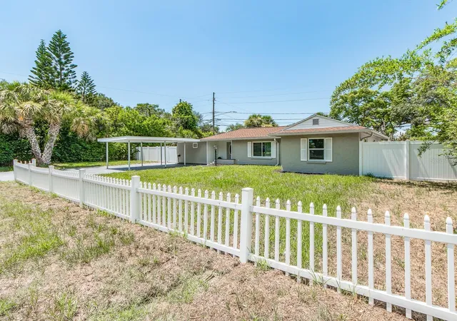 Photo 3 of Single family home for sale at 502 Lexington St, Dunedin, FL 34698 | MLS# TB8509916 | Listing updated on 2026-09-11