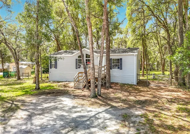 Photo 2 of Manufactured home for sale at 18118 Porsche Pl, Spring Hill, FL 34610 | MLS# TB8510236 | Listing updated on 2026-10-05