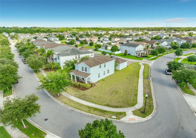 Photo 4 of Single family home for sale at 11143 Sycamore Woods Dr, Orlando, FL 32832 | MLS# O6409280 | Listing updated on 2026-10-15