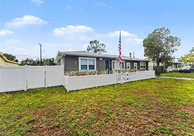 Photo 3 of Single family home for sale at 6242 5th Avenue N, Saint Petersburg, FL 33710 | MLS# TB8510666 | Listing updated on 2026-10-21