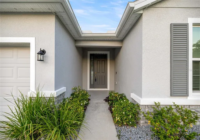 Photo 4 of Single family home for sale at 1927 NE 50th Court, Ocala, FL 34470 | MLS# OM725134 | Listing updated on 2026-09-21