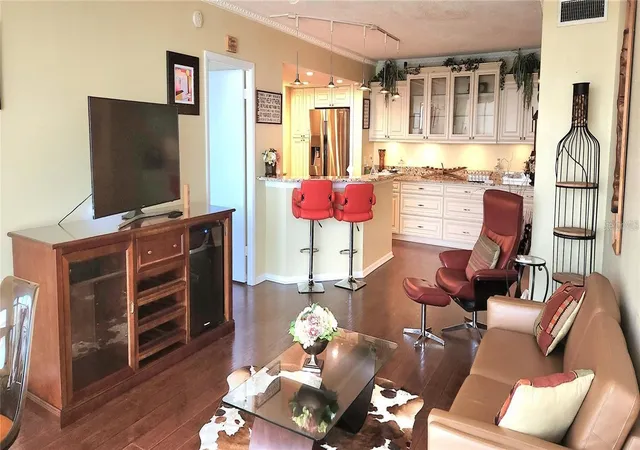 Photo 3 of Condo for sale at 7100 Sunshine Skyway Ln S #906, Saint Petersburg, FL 33711 | MLS# TB8511017 | Listing updated on 2026-09-15