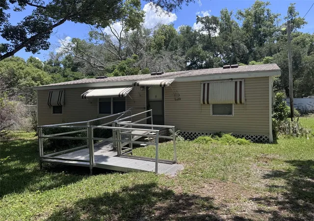 Photo 4 of Manufactured home for sale at 20050 Ruth St, Brooksville, FL 34601 | MLS# TB8511052 | Listing updated on 2026-09-25