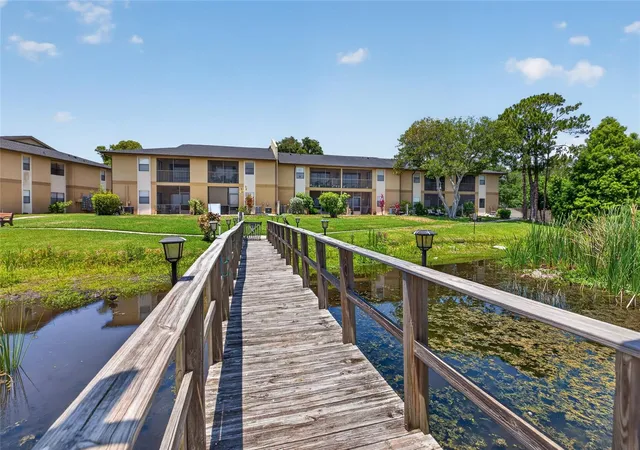 Listing Photo 4 - Condo for sale in building located at 10125 Sailwinds Blvd N, Largo, FL 33773 - Unit #104