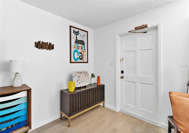 Listing Photo 4 - Condo for sale in building located at 1112 W Main St, Leesburg, FL 34748 - Unit #C4